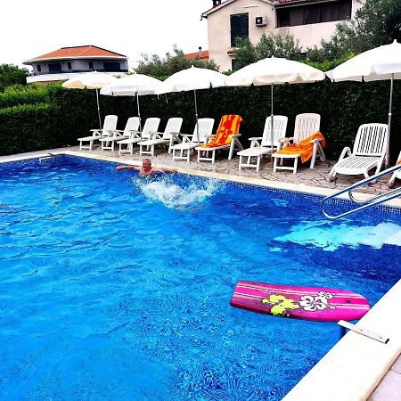 Apartments Baksa Канфанар Екстериор снимка