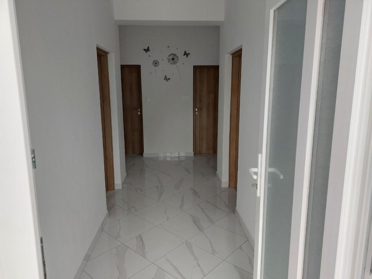 Apartments Baksa Канфанар Екстериор снимка