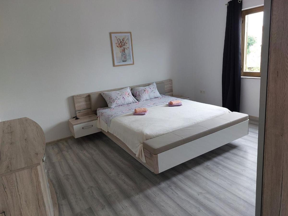 Apartments Baksa Канфанар Екстериор снимка