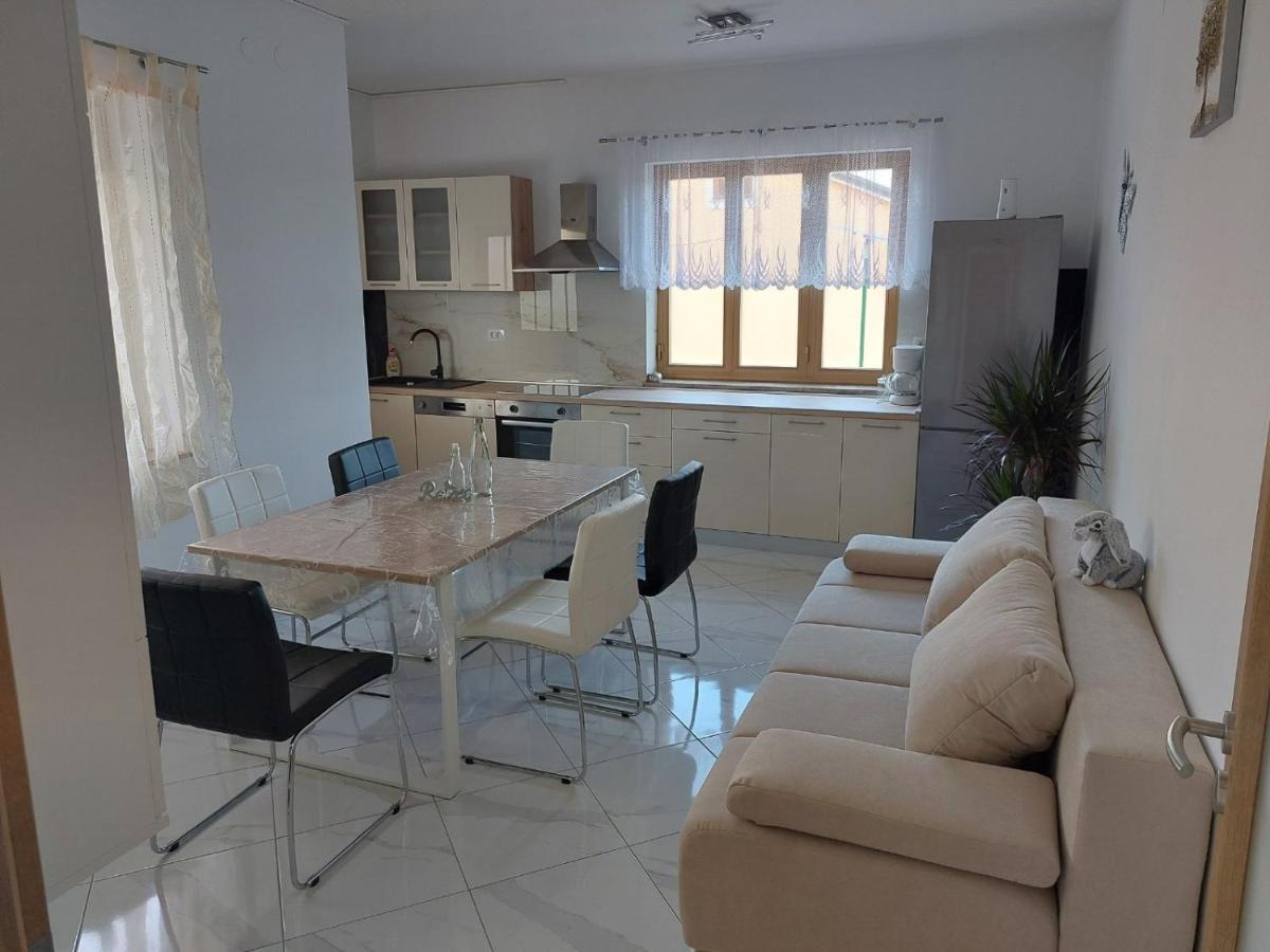 Apartments Baksa Канфанар Екстериор снимка