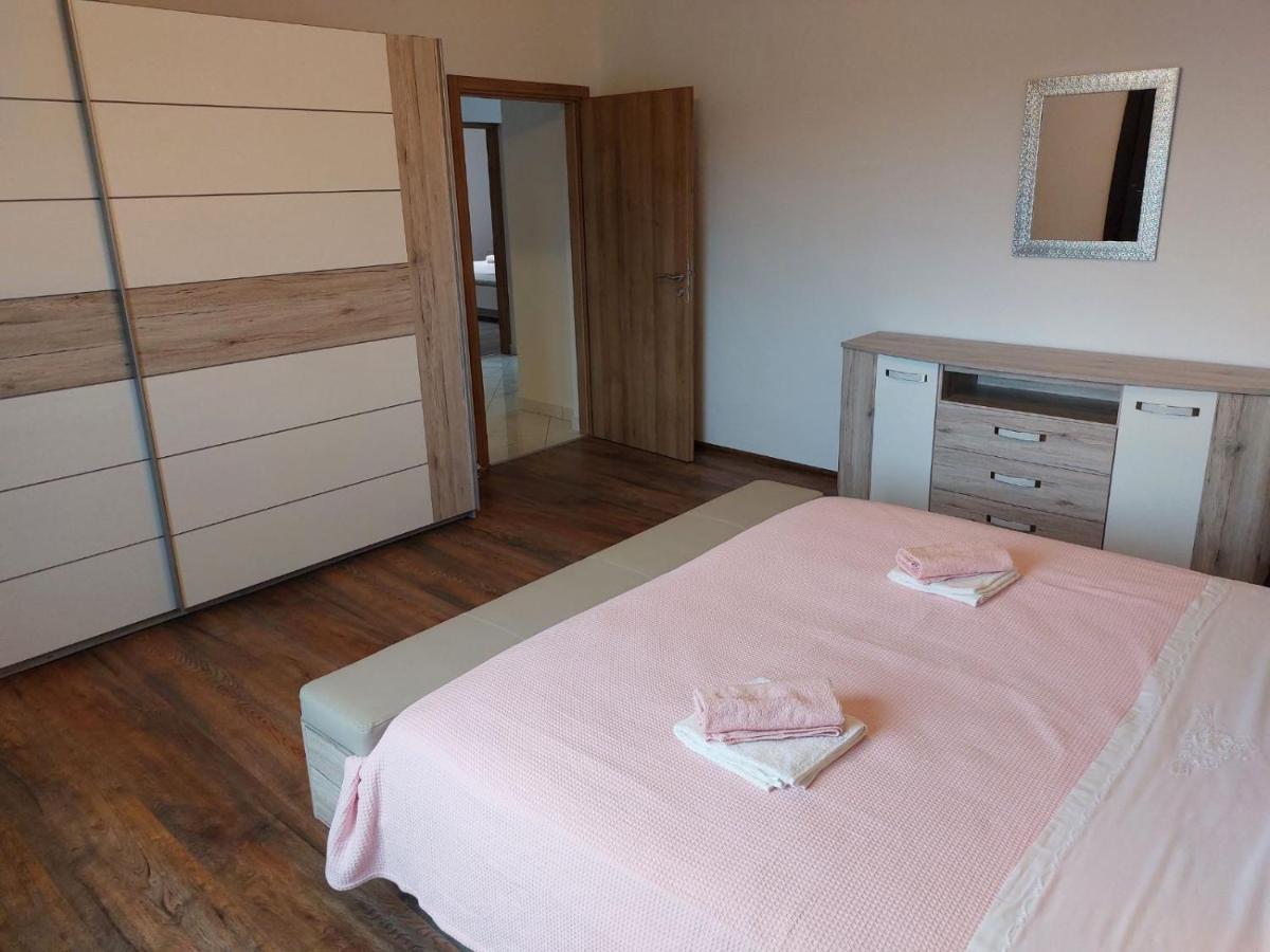 Apartments Baksa Канфанар Екстериор снимка