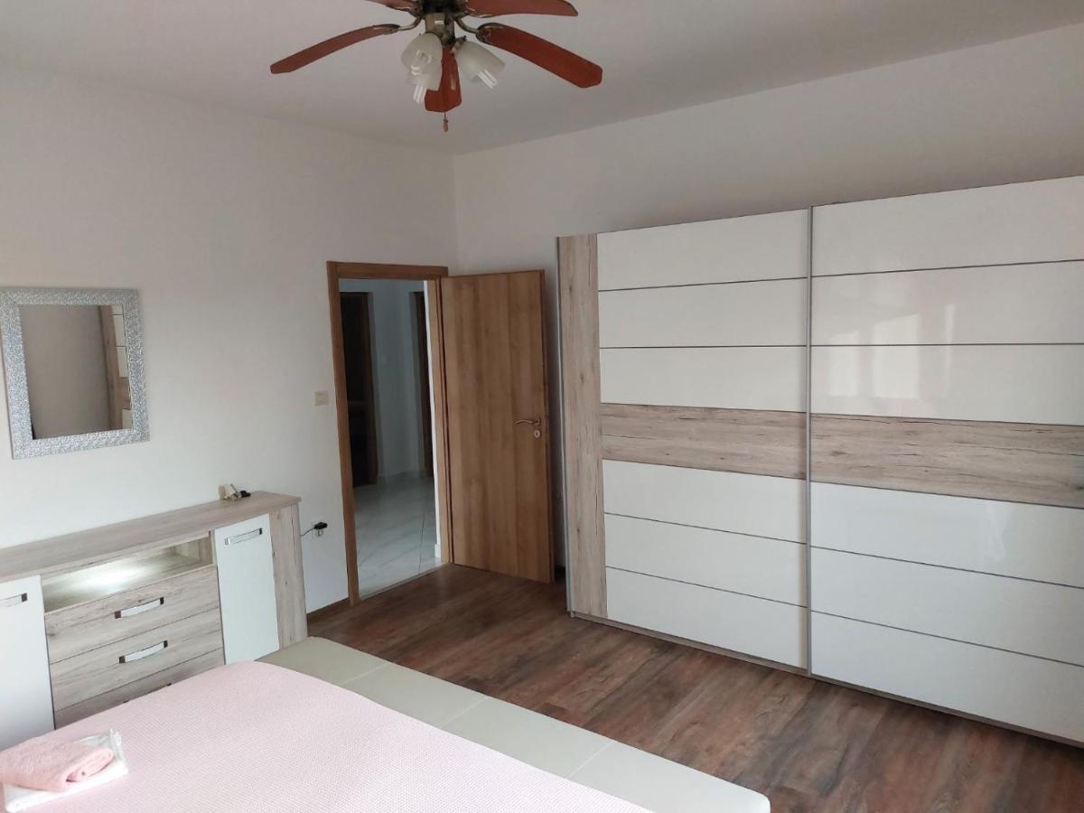 Apartments Baksa Канфанар Екстериор снимка