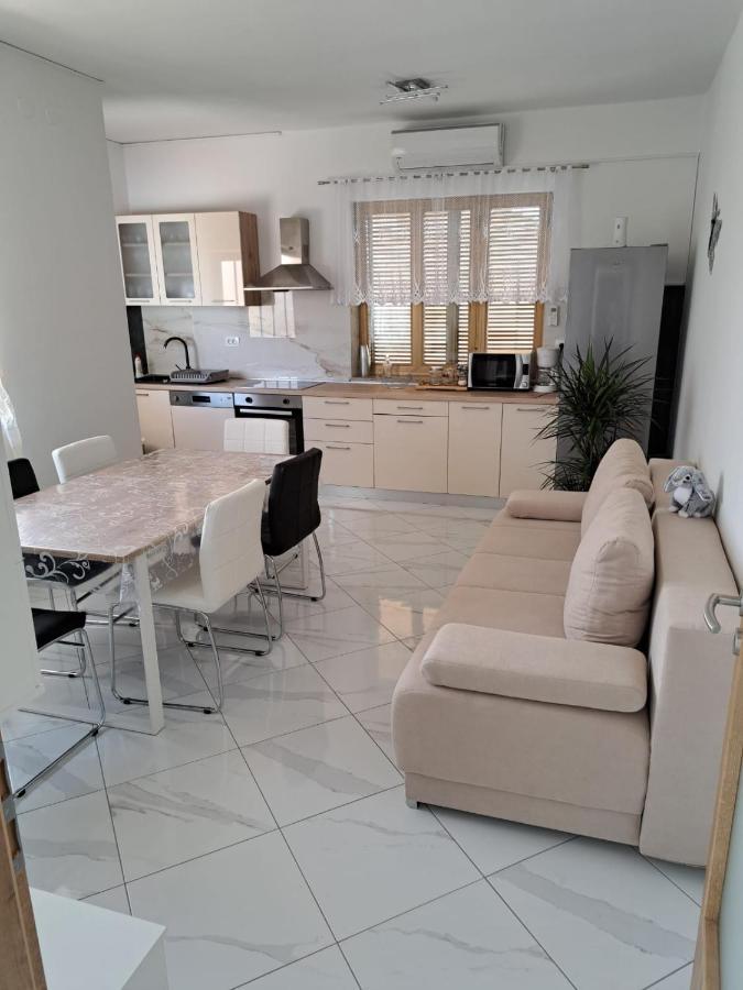 Apartments Baksa Канфанар Екстериор снимка