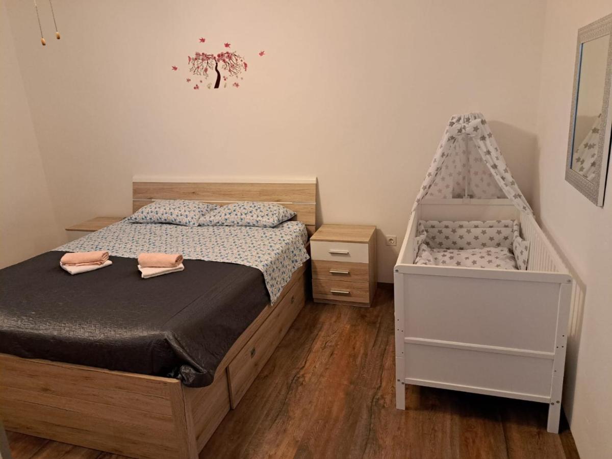 Apartments Baksa Канфанар Екстериор снимка
