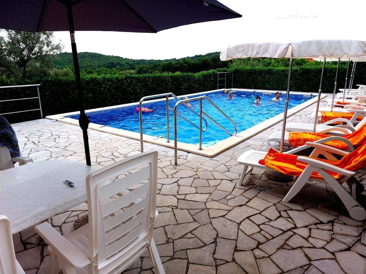 Apartments Baksa Канфанар Екстериор снимка
