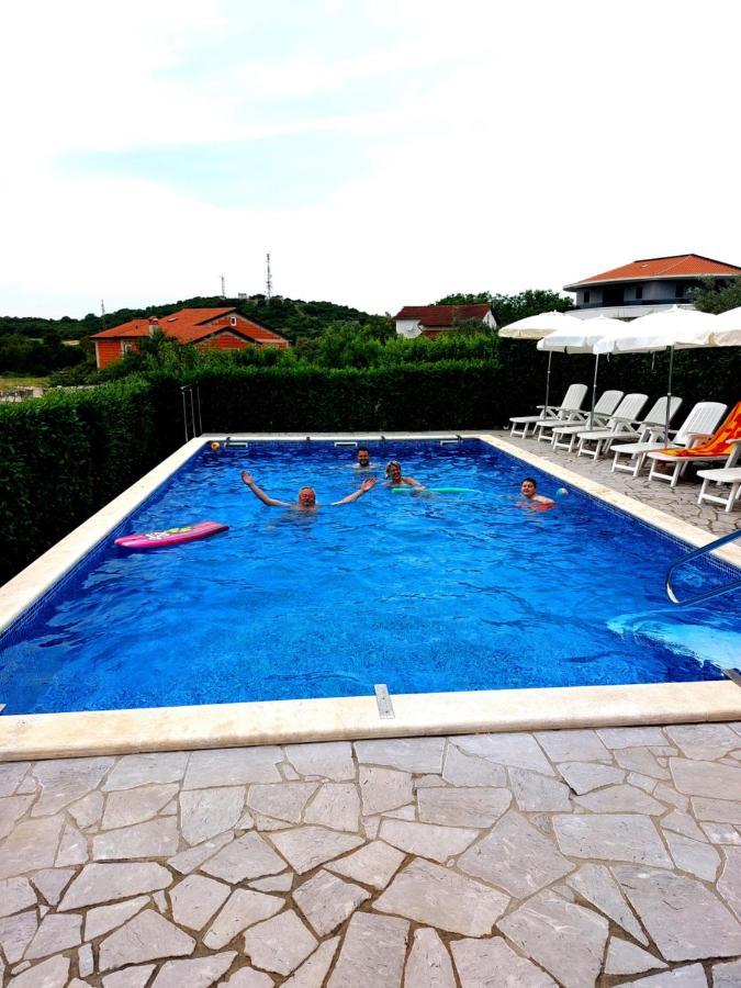 Apartments Baksa Канфанар Екстериор снимка